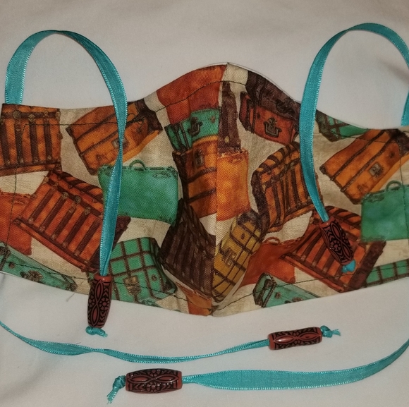 FACIAL MASK - Picture 2 of 3